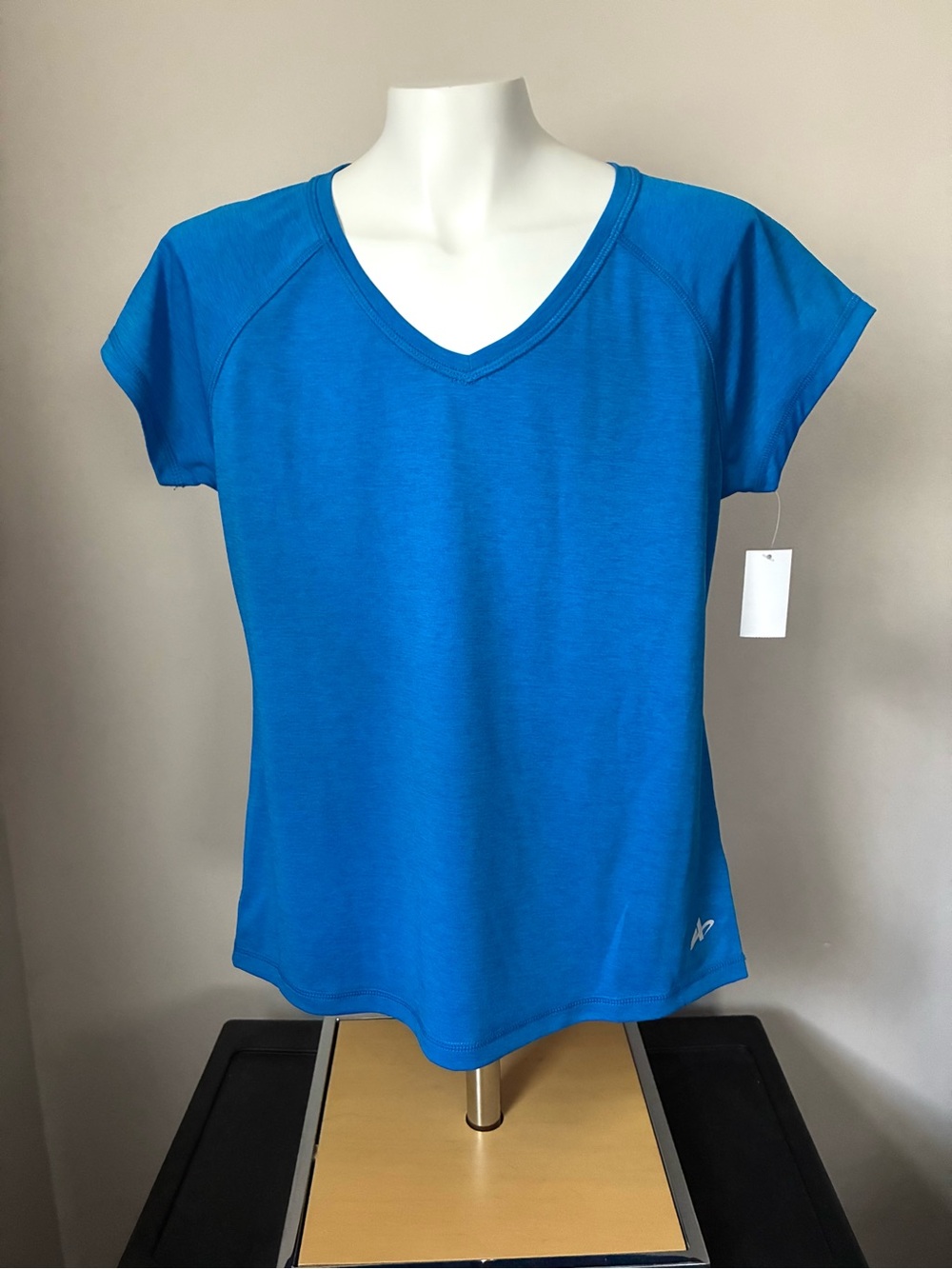 NWT Athletech Women’s Royal Blue V Neck Top S